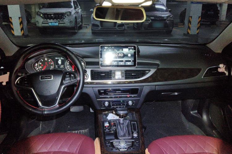 Used Zotye Z700 2016 1.8T DCT Elegant Version Center Console