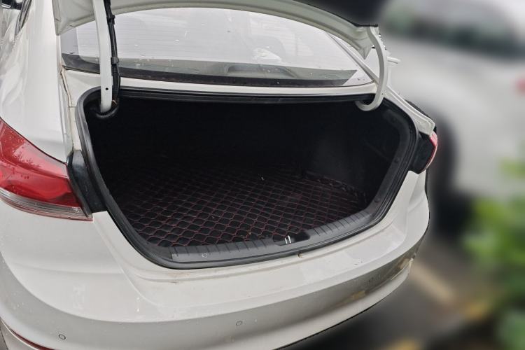 Used Hyundai Elantra (6th Generation / Lingdong) 2018 1.4T Dual-Clutch Xuan Dong · Dynamic Edition Trunk