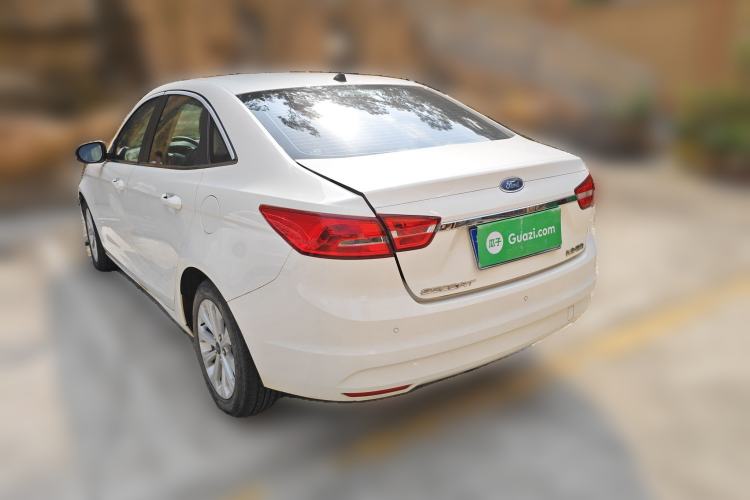 Used Ford Escort 2015 1.5L Automatic Fashion Model