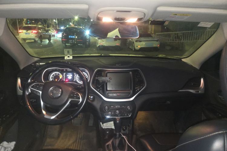 Used Jeep Cherokee 2016 2.4L Professional Edition
