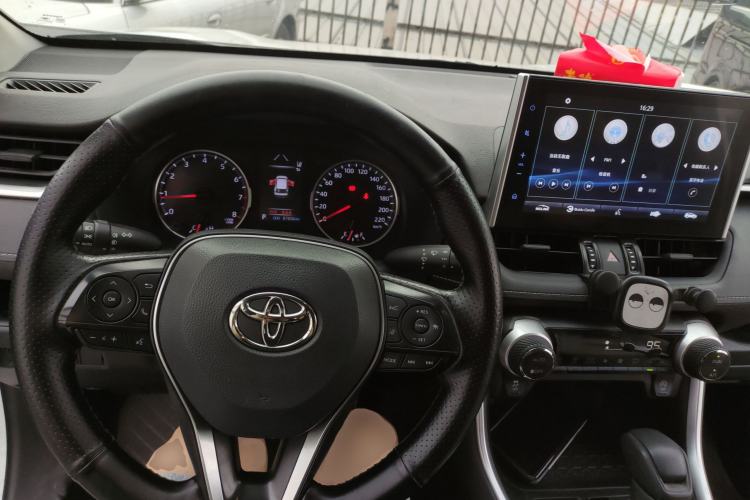 Used Toyota Wildlander 2020 2.0L CVT 4x4 Luxury Edition
