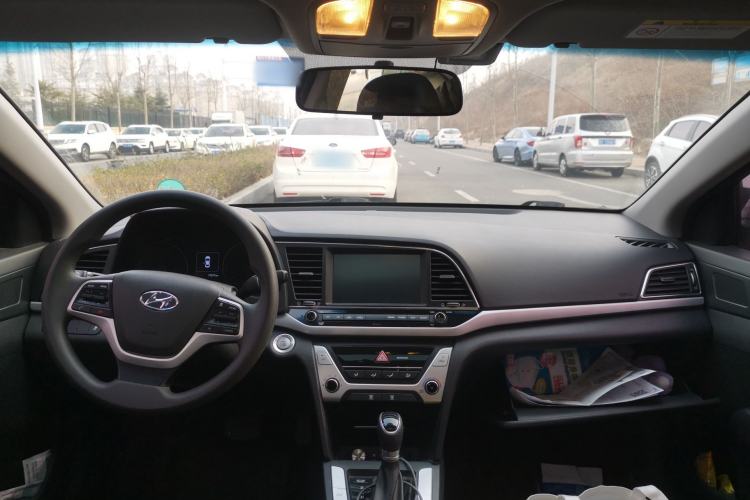 Used Hyundai Elantra (6th Generation / Lingdong) 2016 1.6L Automatic ZhiXuan – Elite Version Center Console