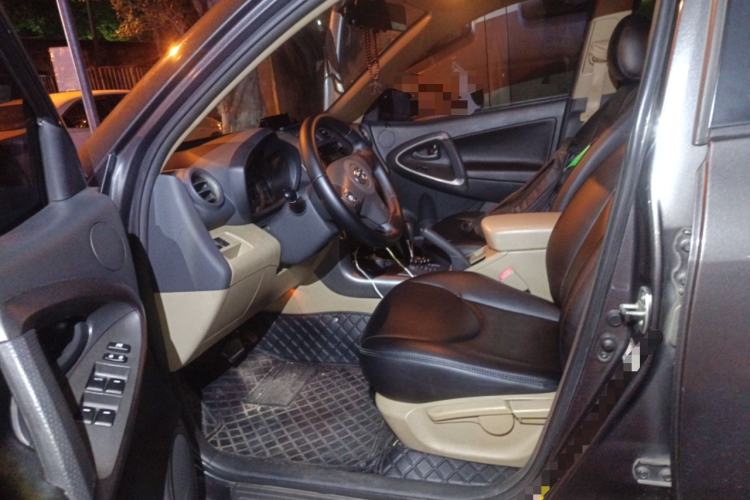 Used Toyota RAV4 2011 2.0L Automatic Classic Edition Driver Seat