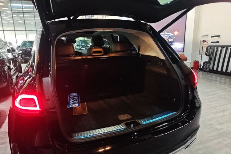 Used Mercedes-Benz GLE 2021 GLE 450 4MATIC Luxury Model Trunk