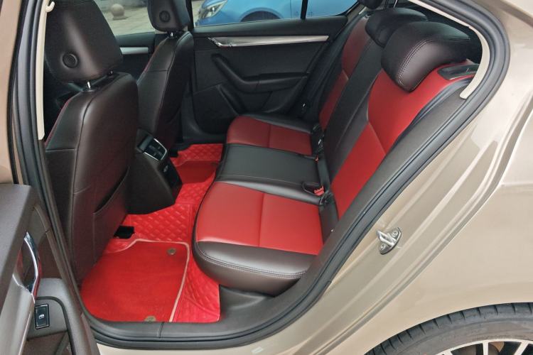 Used Skoda Octavia 2018 TSI230 DSG Luxury Edition Left Rear Seat