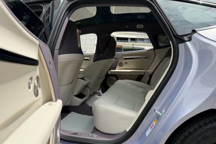 Used Avatr 06 2025 Pro Range-Extended Edition Left Rear Seat
