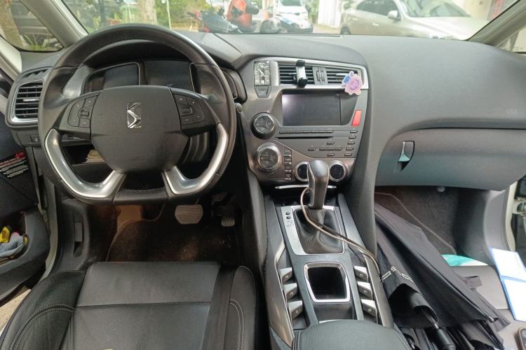 Used DS 5 2014 1.6T Luxury Edition THP160
