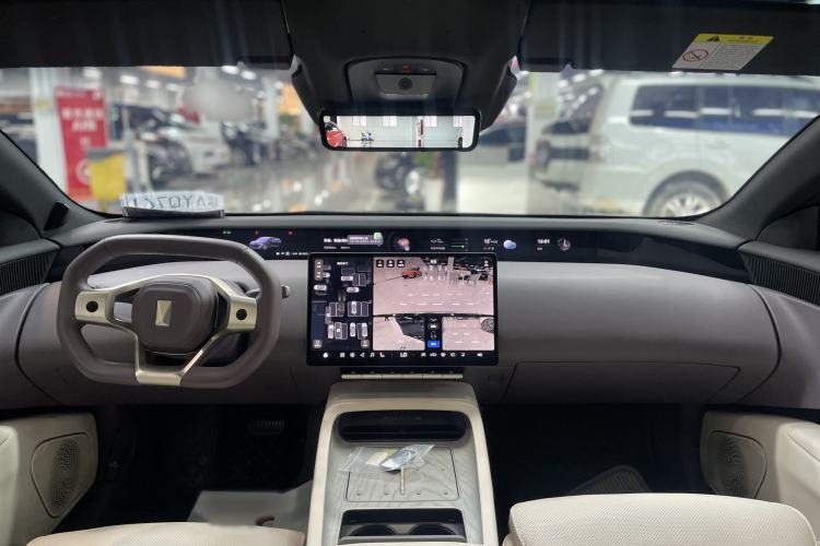 Used Avatr 12 2025 Max Extended-Range Edition Interior 2