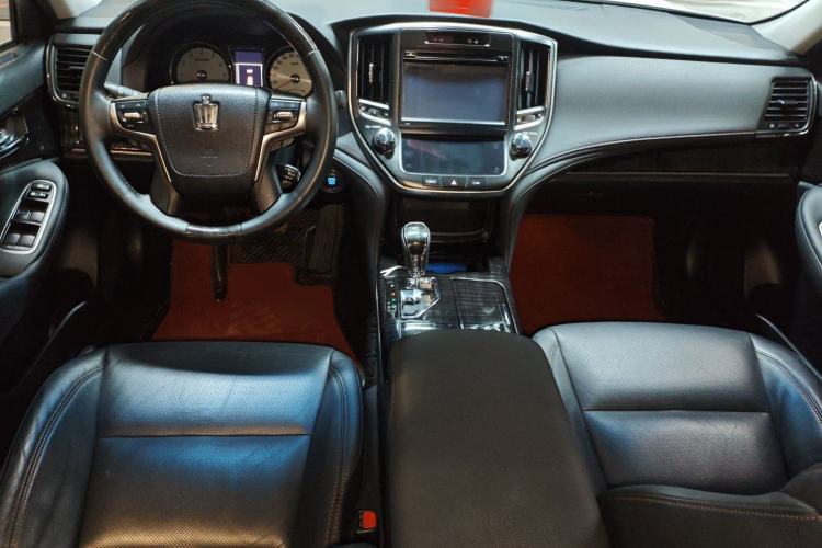 Used Toyota Crown 2015 2.0T Fashion Edition
