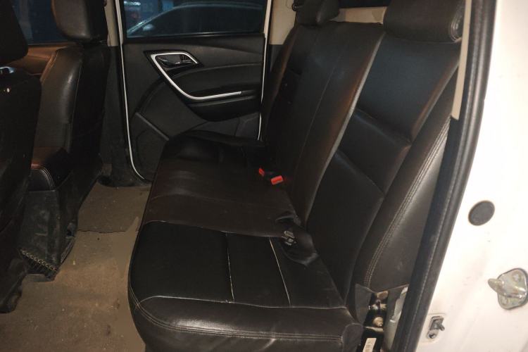 Used JMC Yuhu 5 2018 2.4T Classic Edition Diesel Manual Two-Wheel Drive Luxury Long-Wheelbase JX4D24A5L