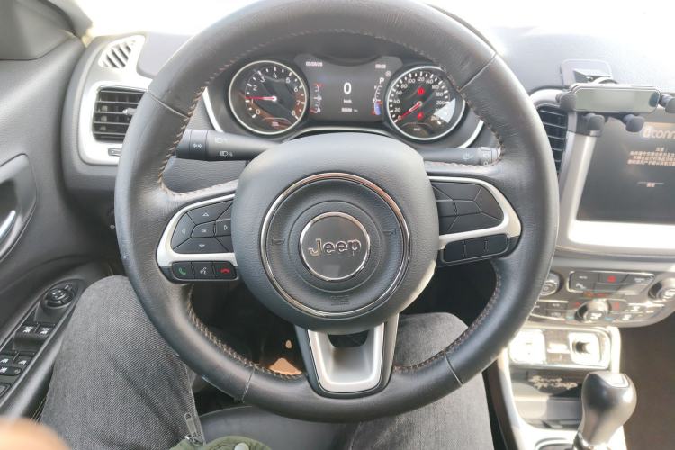 Used Jeep Compass 2017 200T Automatic Family Edition
