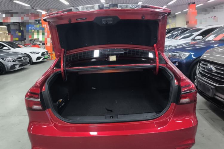 Used Roewe i6 New Energy 2017 45T Hybrid Connect & Smart Enjoyment Edition
