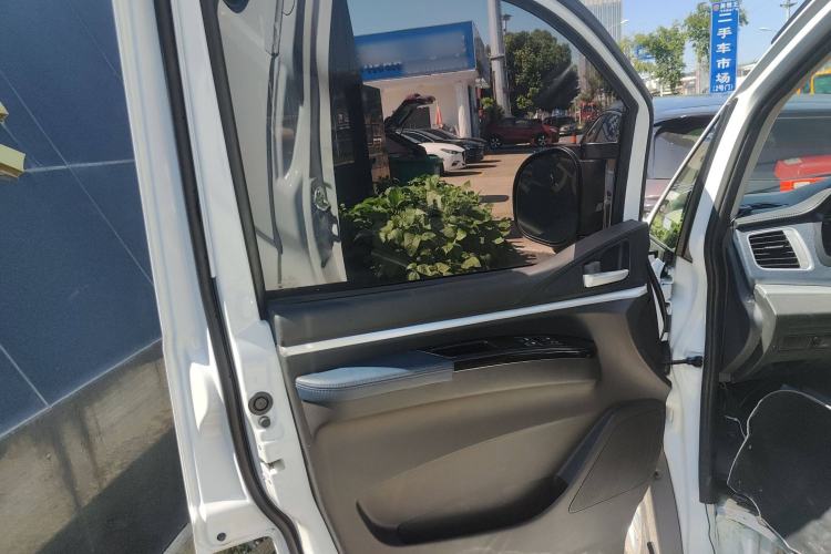 Used FORTHING Lingzhi M5 2022 Standard Version Base Model 7 Seats
