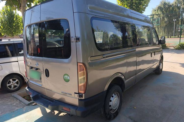 Used SAIC MAXUS Xintu V80 2017 2.5T 5-Speed Manual Aoyuntong National V Long Wheelbase Mid-Roof 6-10 Seater
