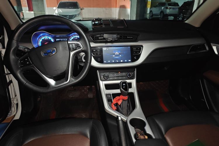 Used Geely Auto Vision 2018 1.5L Automatic Happiness Edition Center Console