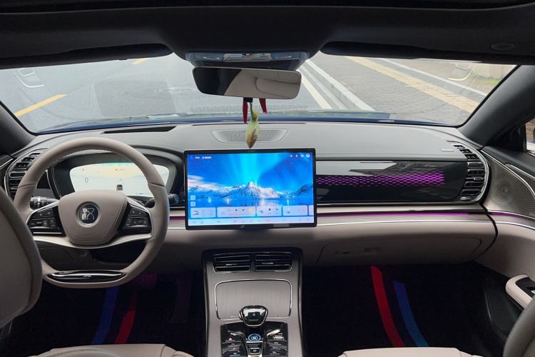 Used BYD Han 2024 DM-i Glory Edition 200KM Flagship Model Center Console