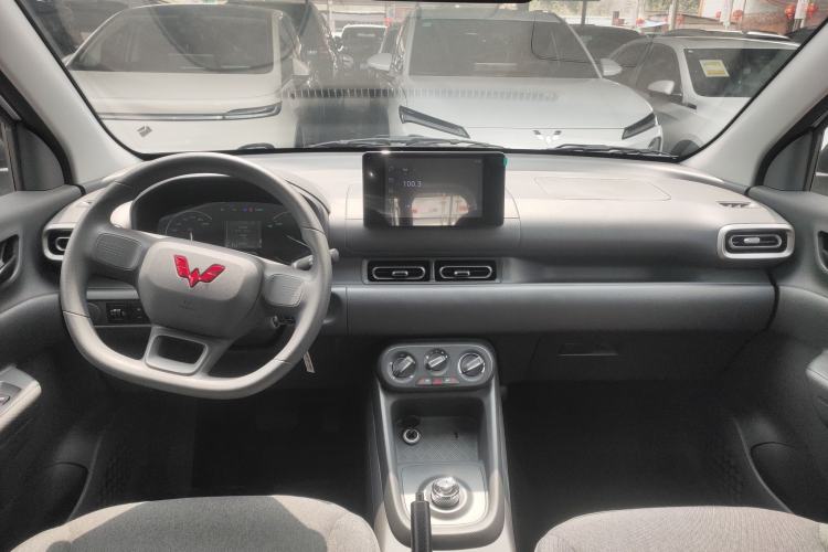 Used Wuling Hongguang New Energy 2025 Extended-Range Hybrid 50 km Standard Version