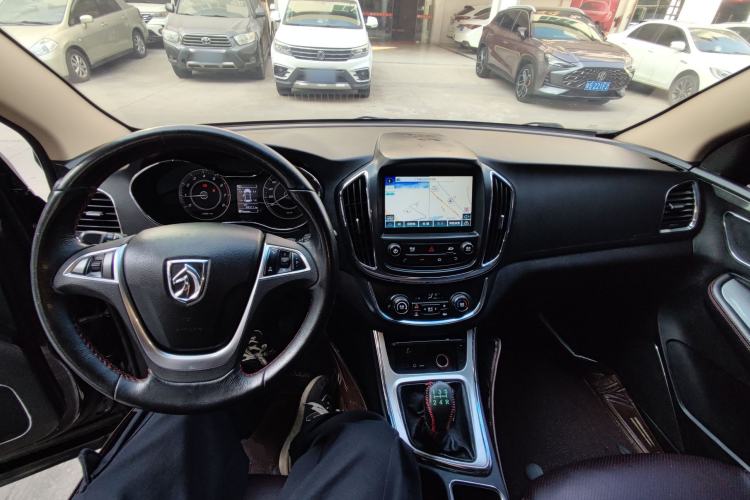 Used Baojun 560 2015 1.8L manual luxury version