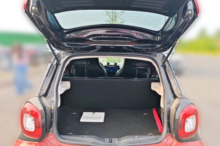 Used smart forfour 2016 1.0L 52 kW Dynamic Edition Trunk