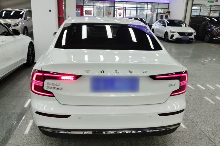 Used Volvo S60 2024 B4 Zhiyi Luxury Edition
