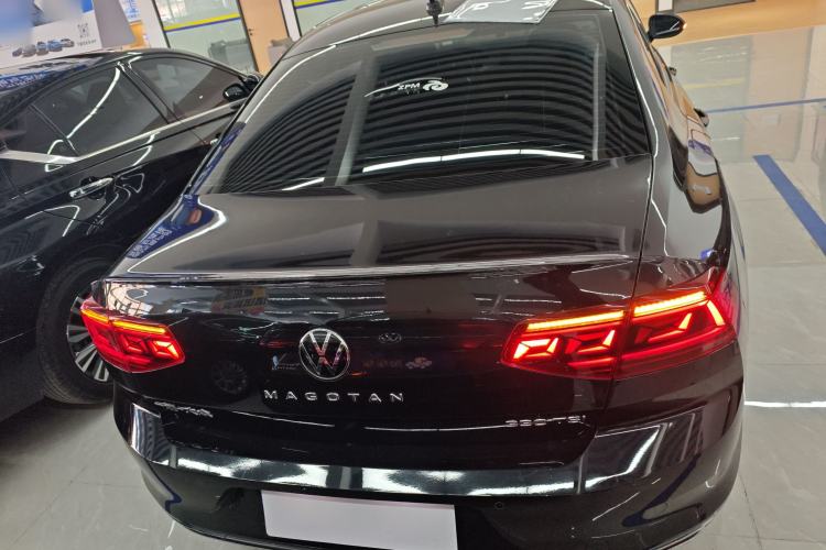 Used Volkswagen Magotan 2023 2 Million Units Limited Edition 330TSI DSG Leading Version