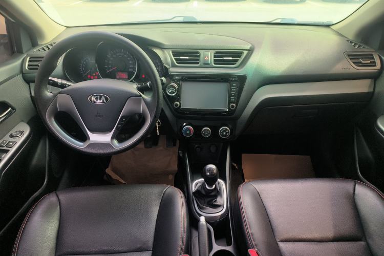 Used Kia K2 2015 Sedan 1.4L MT GLS Center Console
