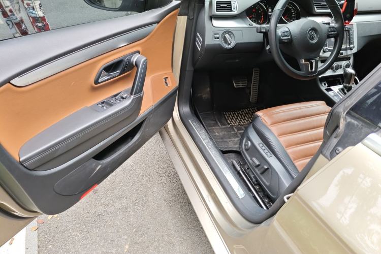 Used Volkswagen FAW-Volkswagen CC 2015 2.0 TSI Luxury Model
