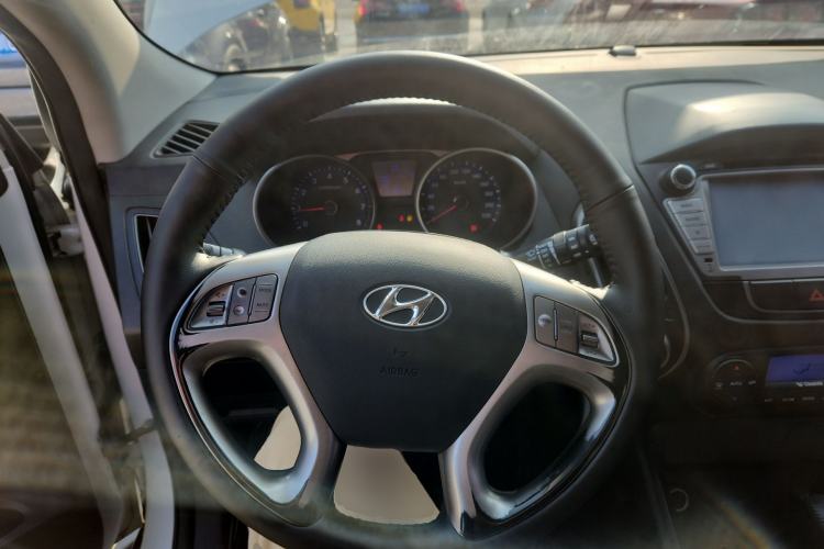 Used Hyundai ix35 2013 2.0L Automatic Two-Wheel Drive Smart GLS China V Standard
