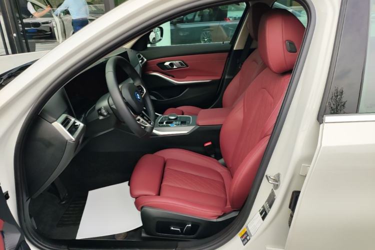 Used BMW i3 2025 eDrive 35 L
