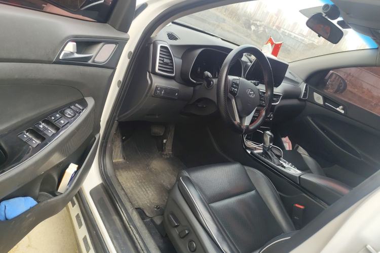 Used Hyundai Tucson 2019 280TGDi Dual-Clutch Two-Wheel Drive Fashion Edition China VI Standard Driver Seat