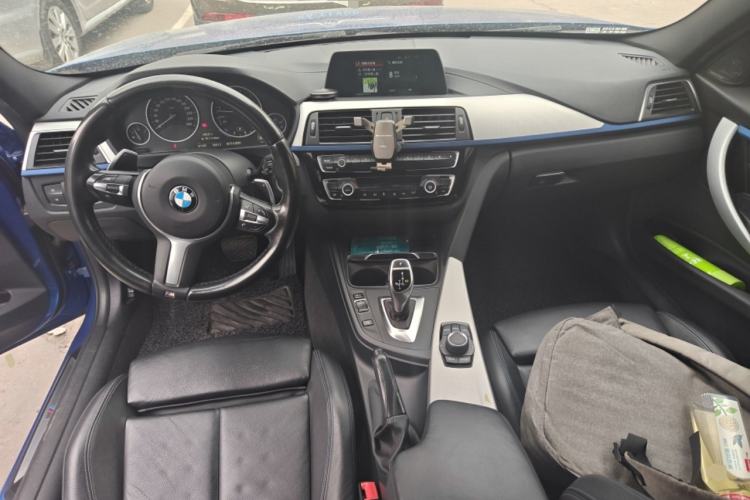 Used BMW 3 Series 2018 320i M Sport Package Center Console
