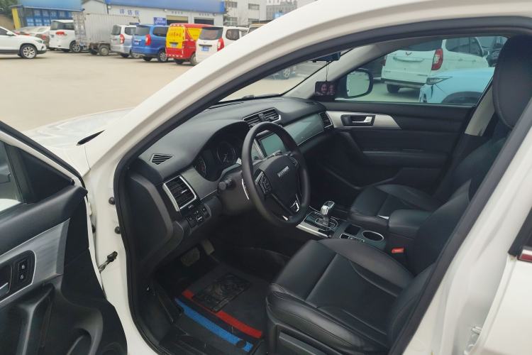 Used Haval H2 2018 Chuanxiang Edition Red Badge 1.5T Dual-Clutch Two-Wheel Drive Fashionable Model