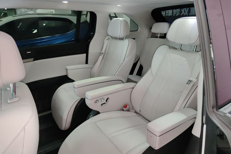 Used XPeng X9 2024 702 Ultra-Long Range Pro
