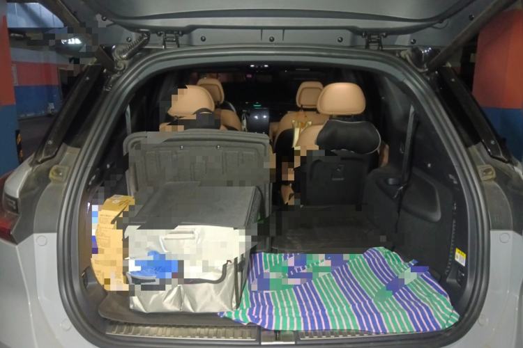 Used Nio ES8 2020 415 km Range 6-Seater Version Trunk