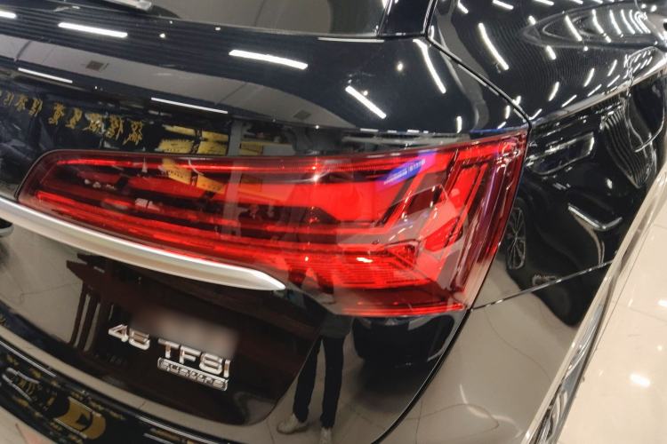 Used Audi Q5L 2022 Updated Version 45T Luxury Prestige Edition Right Rear Taillight