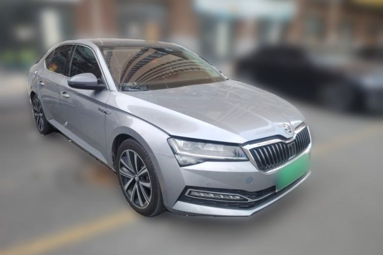 Used Skoda Superb 2024 TSI330 DSG Luxury Edition Front Right 45 Deg