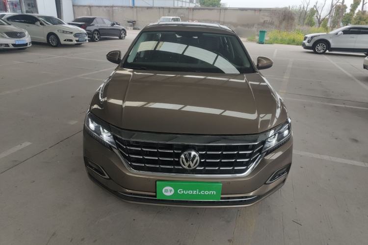 Used Volkswagen Passat 2020 330TSI Luxury Edition China VI Front