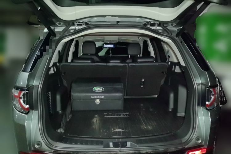 Used Land Rover Discovery Sport 2018 240 PS SE Version Trunk