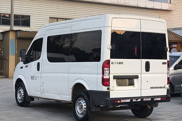 Used Dongfeng Yufeng Yufeng 2021 2.5T V9 Value-Added Logistics Vehicle Short Wheelbase Mid-Roof Design 5-9 Seater China V Emission Standard ZD25
