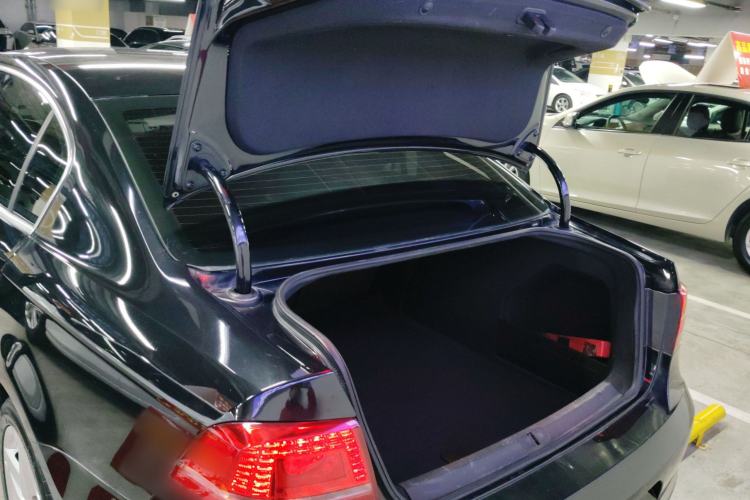 Used Volkswagen Magotan 2015 2.0 TSI Prestige Model Trunk