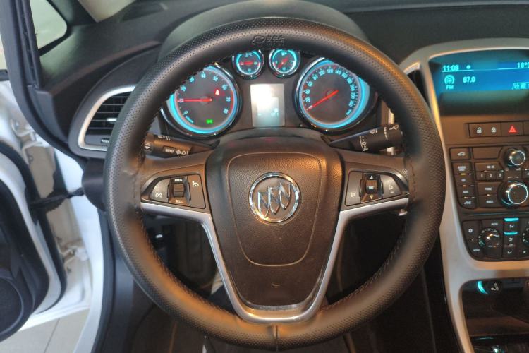 Used Buick GT 2013 GT 1.8L Automatic Fashion Edition Steering Wheel