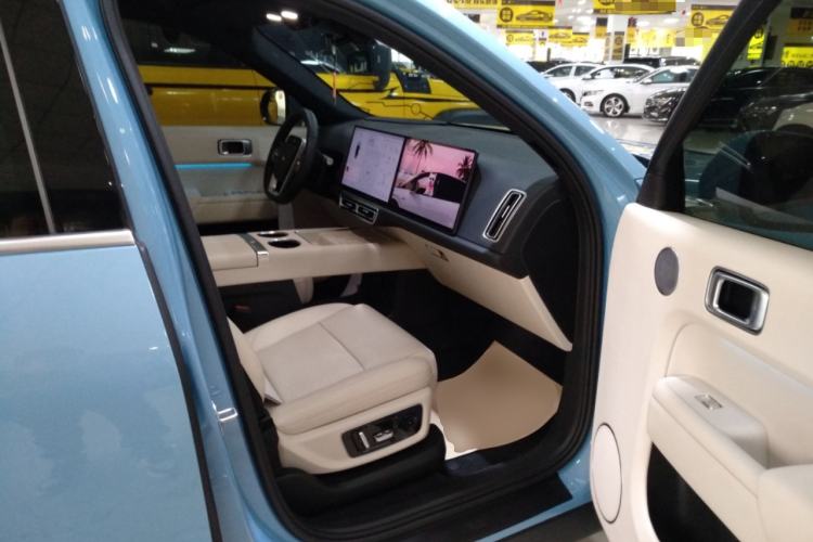 Used Li Auto L8 2024 Ultra Model Right Front Seat