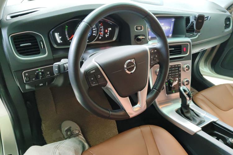 Used Volvo S60 2019 S60L Facelift T5 Intelligent Advanced Edition Center Console