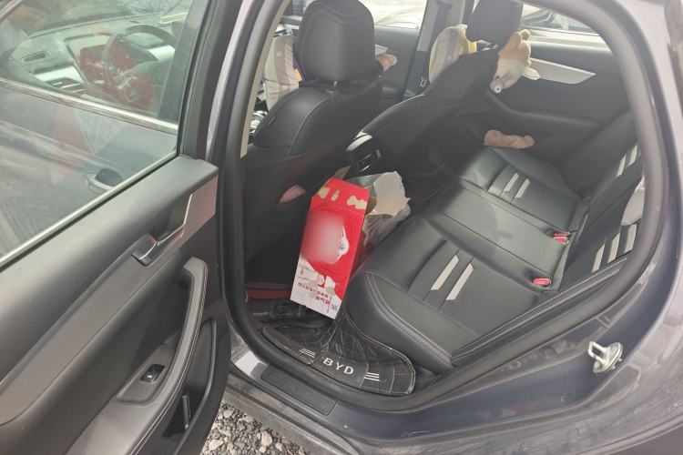 Used BYD Qin Pro New Energy 2019 DM Super Edition 1.5TI Automatic Smart Connect Enjoyment Model China VI Standard Left Rear Seat