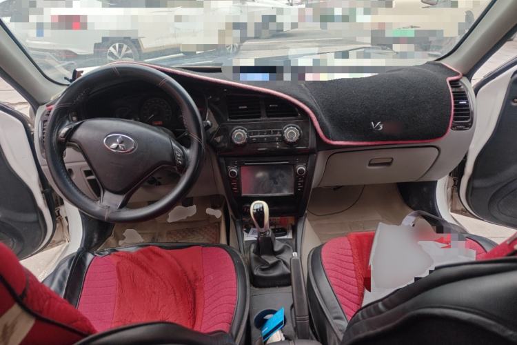 Used Soueast V3 Lingyue 2014 1.5L Manual Style Value Edition Center Console