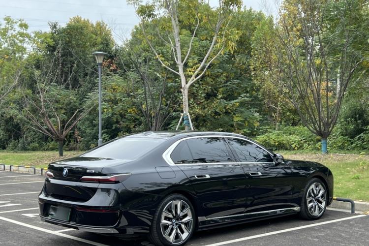 Used BMW i7 2023 eDrive50L Prestige Luxury Package
