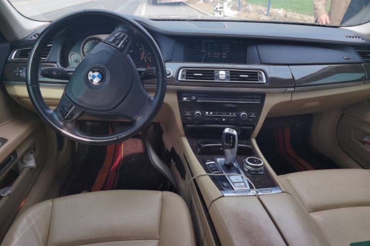 Used BMW 7 Series 2011 730Li Elegant Model Center Console