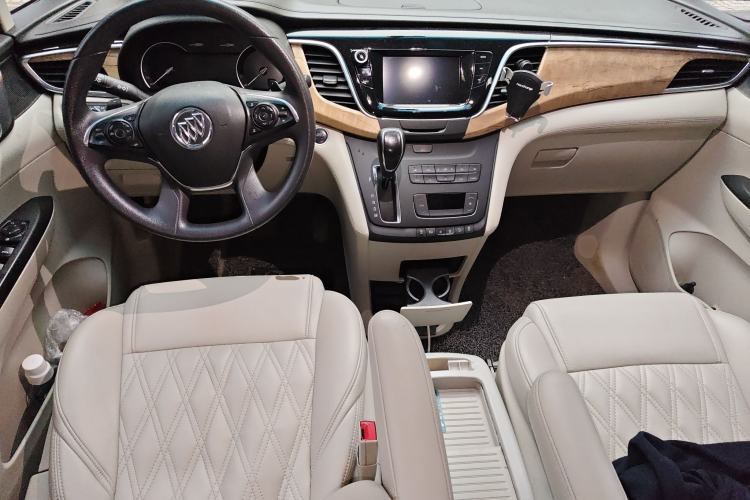 Used Buick GL8 2017 ES 28T Comfort Model China V Standard
