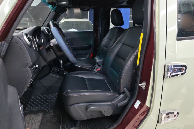 Used BAIC Off-Road BJ40 2016 40L 2.3T Automatic Two-Wheel Drive Prestige Edition
