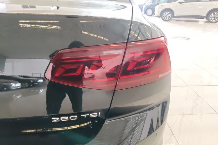 Used Volkswagen Magotan 2025 Zhongxiang Version 280TSI DSG Comfort Edition
